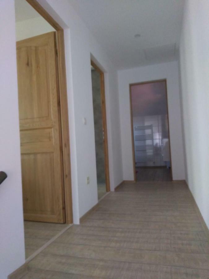 Cazare REGIM HÔTELIER ZĂRNEŞTI Exterior foto